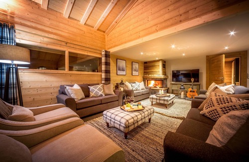 Montriond Ski Chalet | Spacious, modern 2-14 person chalet with HOT TUB, SAUNA and HOME CINEMA room