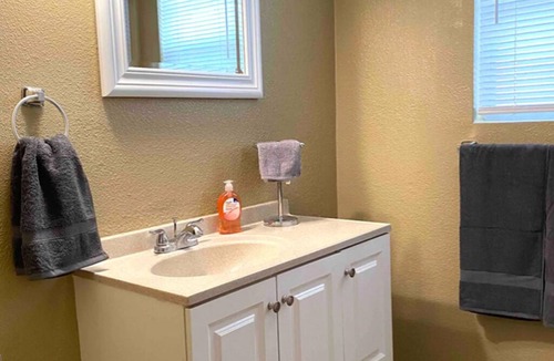La Marque Apartment | Spacious Modern 2 Bedroom Apartment Great location for Galveston, Kemah, Fishing