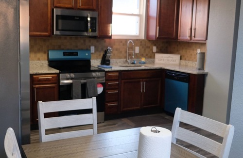 Portsmouth House | Spacious modern 3-bedroom house in beautiful Portsmouth city.