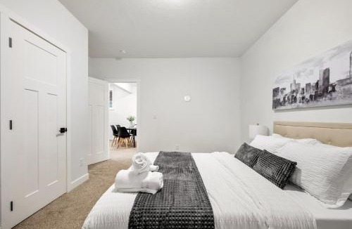 Southeast Calgary Apartment | Spacious Modern 3 Bedroom Basement Suite
