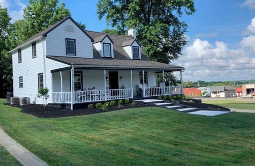 Howland Corners House | Spacious, Modern 4 BR/3 Bath Home