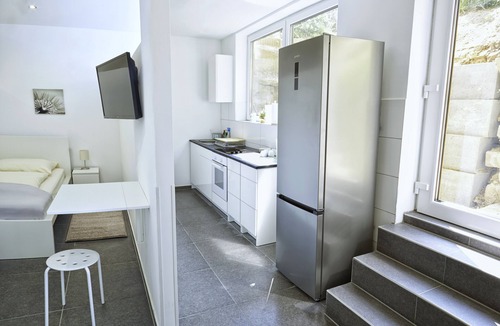 Riedenberg Hotel | Spacious, modern apartment for up to 4 people
