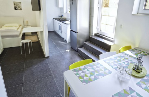Riedenberg Hotel | Spacious, modern apartment for up to 4 people