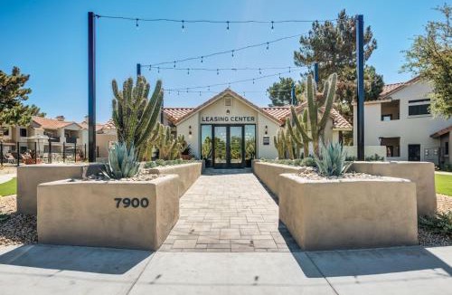 North Scottsdale Apartment | Spacious Modern Apartments at Hideaway North Scottsdale close to Kierland Commons