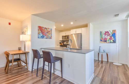 North Waltham Apartment | Spacious Modern Apt with Pool