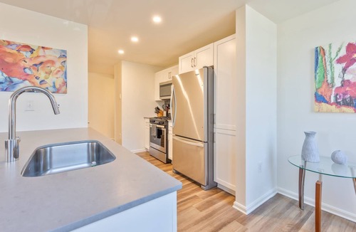 North Waltham Apartment | Spacious Modern Apt with Pool
