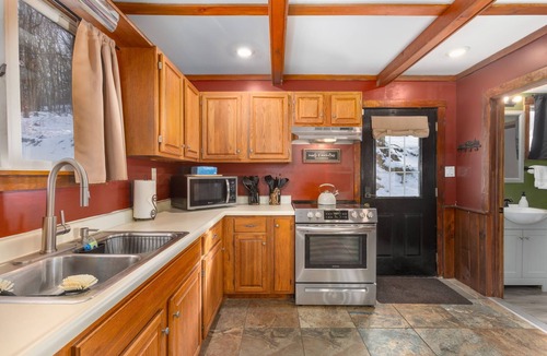 Terra Alta Cabin | Spacious, modern cabin w/resort perks, firepit and dog friendly