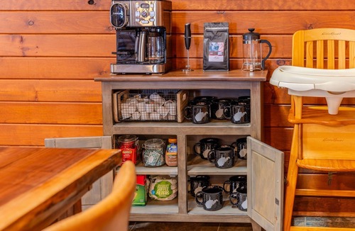 Terra Alta Cabin | Spacious, modern cabin w/resort perks, firepit and dog friendly