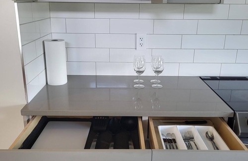 Abbotsford Apartment | Spacious, Modern, Clean
