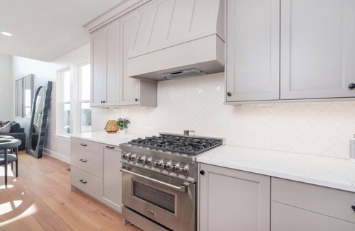 Lehi House | Spacious, Modern, Executive 6-bedroom + office home in Lehi