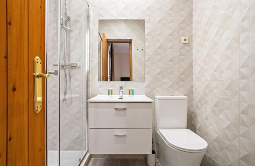 Chueca Apartment | Spacious modern flat in the centre of Madrid - Infantas
