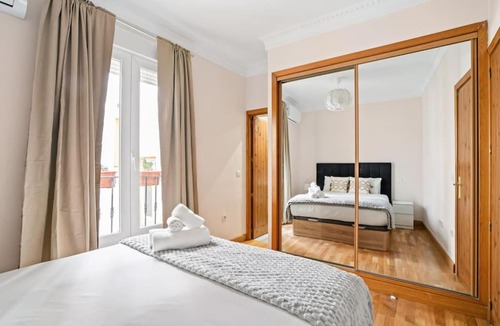 Chueca Apartment | Spacious modern flat in the centre of Madrid - Infantas