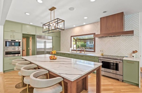 New Irving Park House | Spacious modern home
