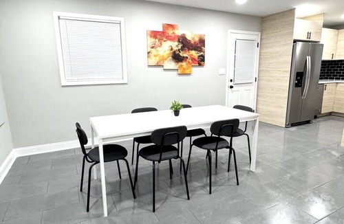 Jamestown Apartment | Spacious Modern Home near Furniture Market