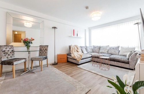 St. Mary's Park Apartment | *Spacious-Modern One Bed Flat. Riverside Location*