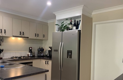 Morley House | Spacious, Modern & Private 3x2, A/C, 15 Mins to City, Airport & Beach