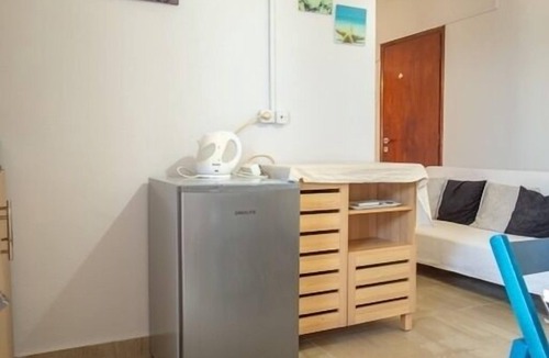 Kato Stalos Apartment | Spacious Modern Room on Agia Marina Beach