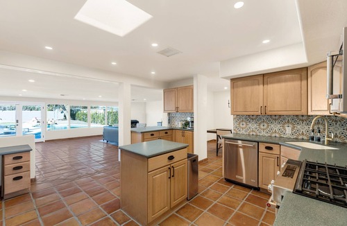 Village Grove House | Spacious Modern Southwest Home 3,700 SF, Near Old Town w/Heated Pool & Hot Tub