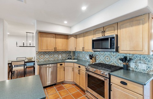 Village Grove House | Spacious Modern Southwest Home 3,700 SF, Near Old Town w/Heated Pool & Hot Tub