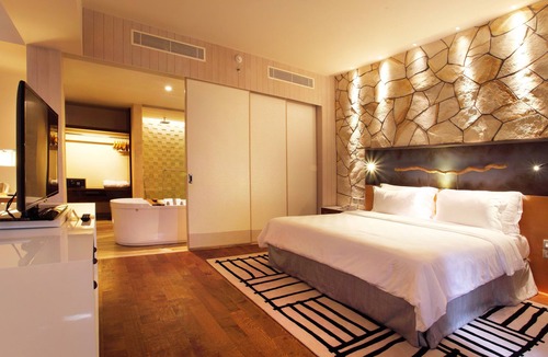 North Legian Hotel | Spacious Modern Suite with Free Minibar Items (T Sand Suite22)
