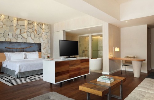 North Legian Hotel | Spacious Modern Suite with Free Minibar Items (T Sand Suite31)