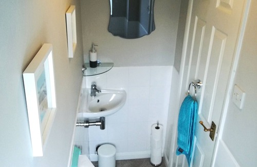 Bursledon Apartment | Spacious & modern two bedroom Maisonette Apartment