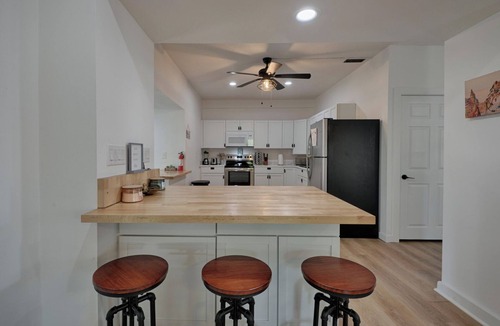 Alexandria Bay House | Spacious Modern Farmhouse – Renovated 2023, Huge Yard & Near Downtown