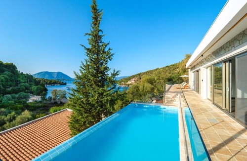 Spartochori Villa | Spacious Modern Villa with Sea Views and Roof Terrace near Spilia Beach