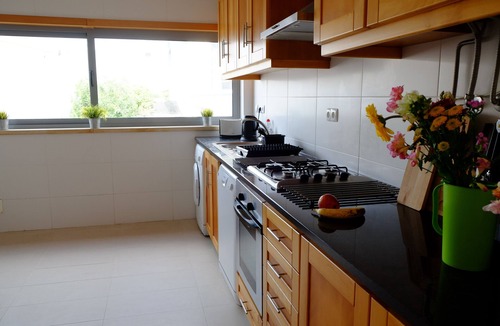 Foz do Arelho Villa | Spacious Modern Villa with Pool in Great Location On Silver Coast