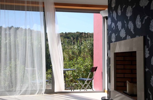 Foz do Arelho Villa | Spacious Modern Villa with Pool in Great Location On Silver Coast