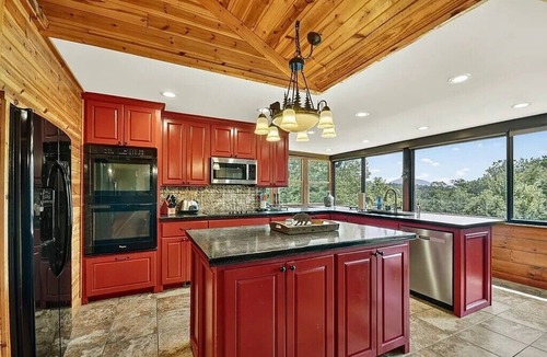 Helen Cabin | Spacious mountain cabin near Helen, GA, perfect for families who love nature!