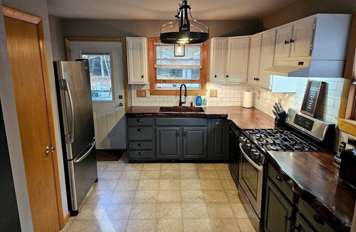 Bath Cabin | Spacious Mountain Cabin with Hot Tub & Fire Pit near White Mountains, New Hampshire