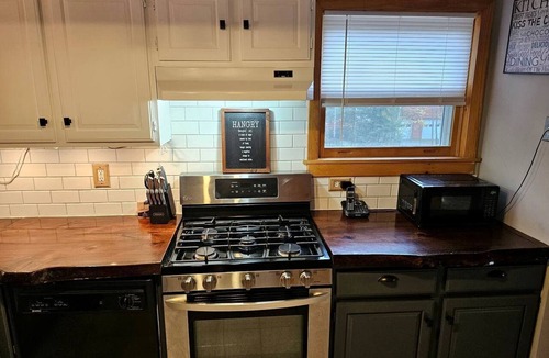 Bath Cabin | Spacious Mountain Cabin with Hot Tub & Fire Pit near White Mountains, New Hampshire