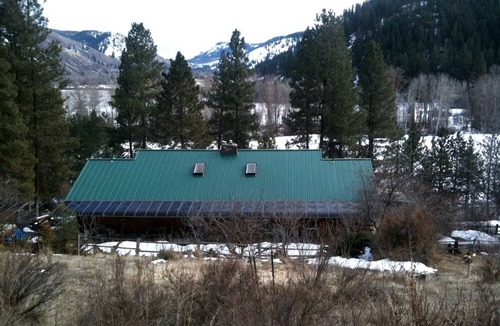 Naches Cabin | Spacious Mountain Cabin with a Hot Tub near Mount Rainier National Park, Washington