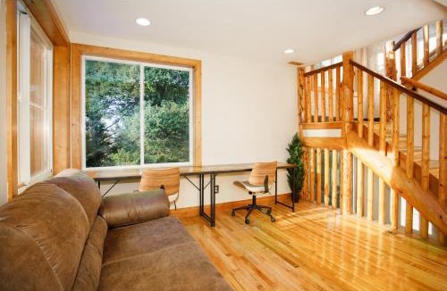 Summit Park Ski Chalet | Spacious Mountain Home with Views and Game Room 20 min to Slopes
