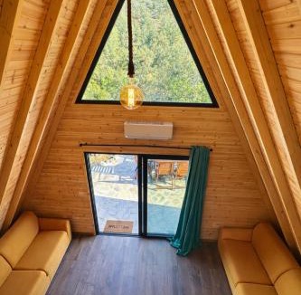 Arakapas Other | Spacious Mountain Retreat with BBQ Facilities