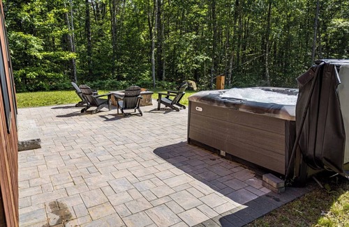 Center Conway House | Spacious Mountain Retreat in the Heart of North Conway, NH