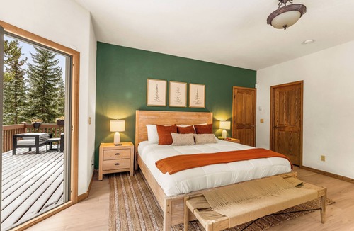 Blue River House | Spacious Mountain Home - 9 min to Downtown Breck