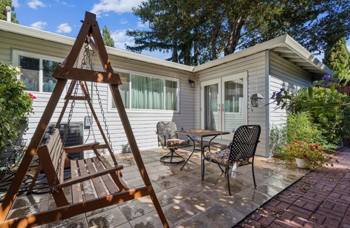 Mountain View Apartment | Spacious Mountain View Duplex in Prime Location