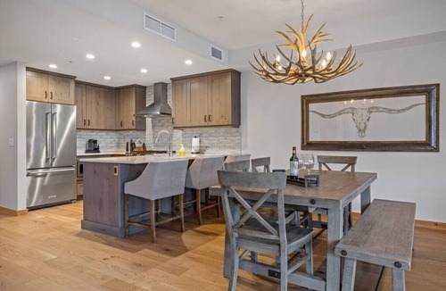 Canmore Condo | Spacious Mountain View Retreat | Prime Location