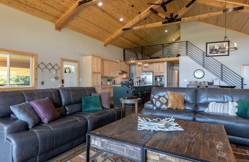 Star Valley Ranch House | Spacious Mountain-View Retreat with Deck Slide & Jacuzzi near Outdoor Trails in Lincoln, Wyoming