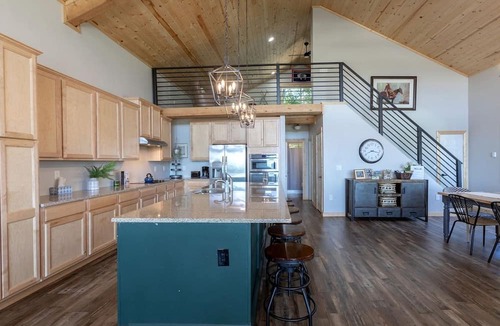 Star Valley Ranch House | Spacious Mountain-View Retreat with Deck Slide & Jacuzzi near Outdoor Trails in Lincoln, Wyoming