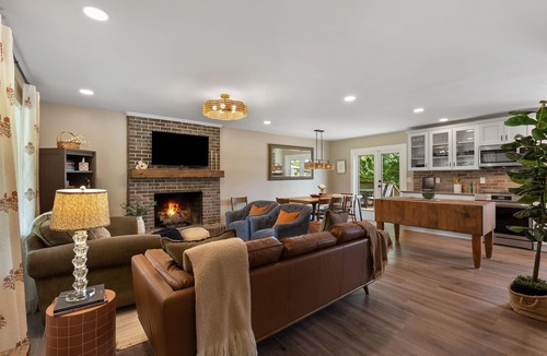 Greer House | Spacious Multi Family Estate, Sleeps 29, Reunions