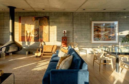 Kensal Green House | Spacious Multi-Floor Architectural London Holiday Home - Sleeps 8