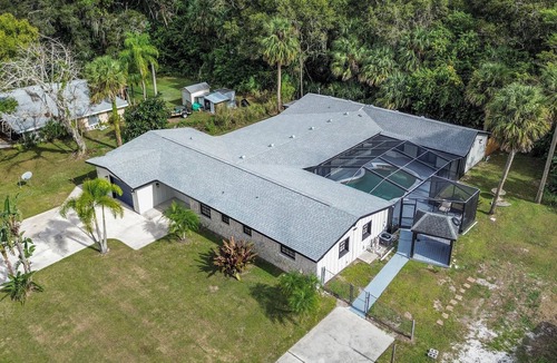 Vero Beach South House | Spacious Multi-Unit 8-bedroom house with AC and WiFi in delightful Vero Beach