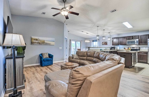Navarre House | Spacious Navarre Retreat w/Fenced-In Yard!