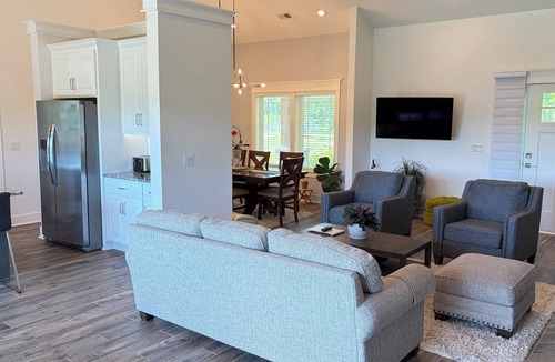 Bonner Springs House | Spacious New 3BR/2BA Home -Sleeps 6 Adults - Near World Cup Venues