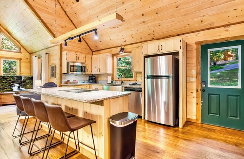 Blue Ridge Cabin | Spacious, New Cabin! New Hot Tub, Fire Pit, and Game Room! Dog-Friendly!
