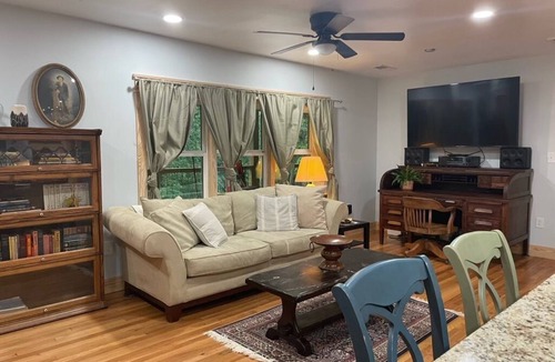 Athens House | Spacious, newly remodeled home with a large porch and 8 min from downtown Athens