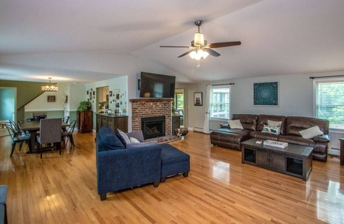 North Conway House | Spacious North Conway Home - AC/Hot tub and Games!